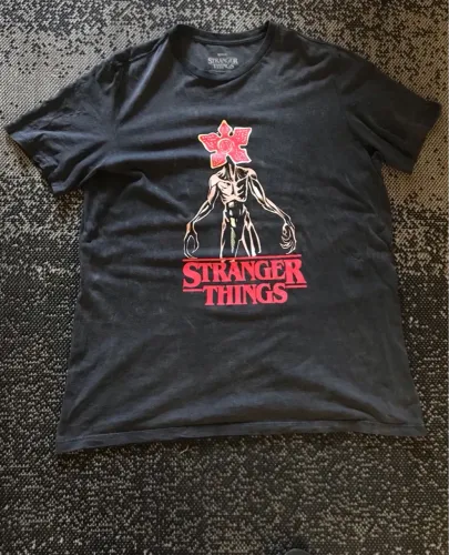 Camiseta stranger things demogorgon GG