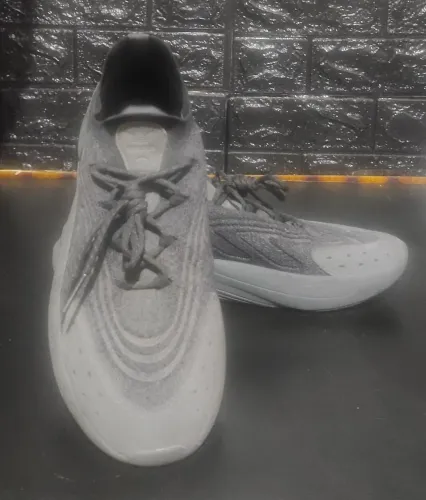 Tênis Adidas Ozelia Preto/Carbono tamanho 43