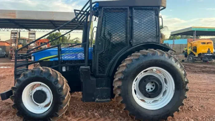 trator New holland 7630