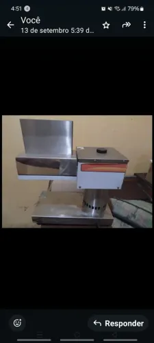 Vende se esse balcão de açougue é esse batedor,  zerado 