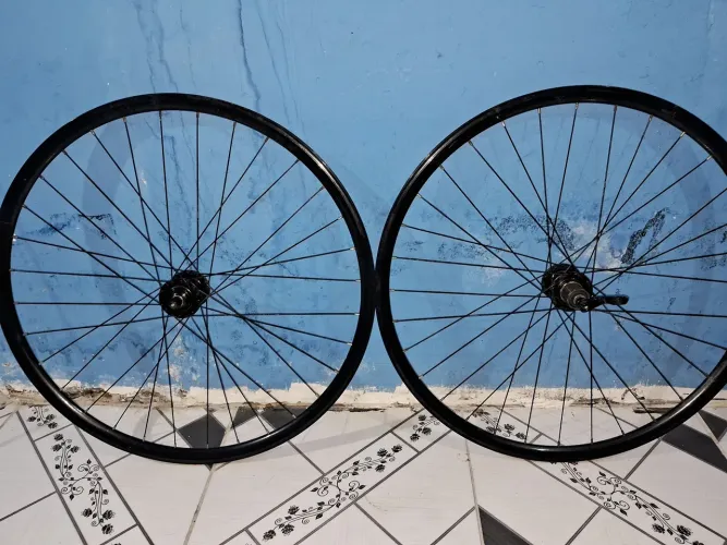 Rodas de bicicleta (Aceito propostas)