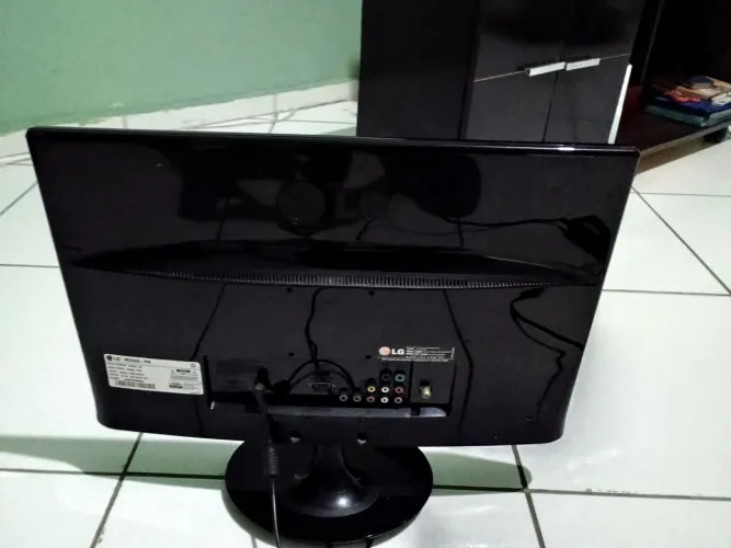 Monitor LG  aproximadamente 14 polegadas 