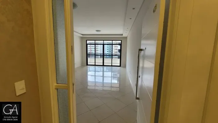 Apartamento no Ed. Residencial Hélder Câmara.