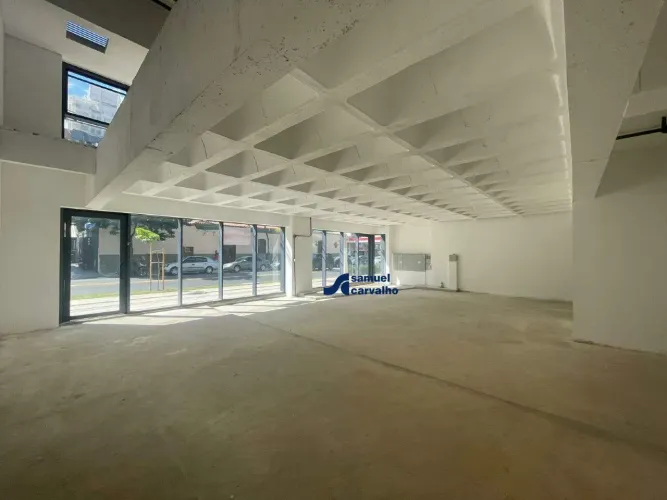 EXCELENTE LOJA À VENDA, PRONTO PARA O SEU NEGÓCIO - C/ 349m2 - TÉRREO E MEZANINO - FACHADA