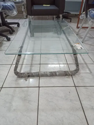Mesa de centro para sala ou escritório 