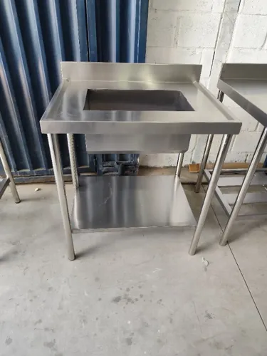 Pia em Inox 108cmX60cm, Cuba Única, Prateleira Anticorrosiva, Tampo 22#, Fácil Limpeza