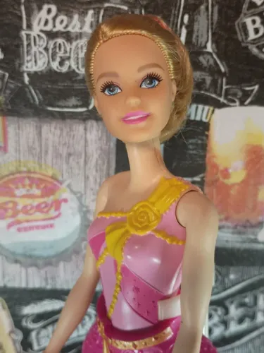 Barbie da Mattel ano 2017 -Linda