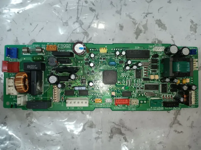 PLACA DAIKIN (EB9921A)