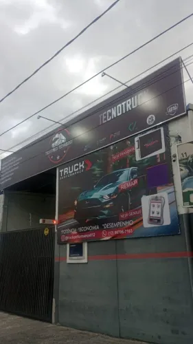 Fachada em lona