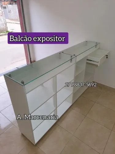 Balcão expositor