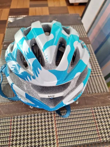 Capacete de Ciclismo Raze