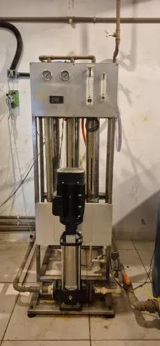 DESSALINIZADOR / OSMOSE REVERSA 06 MEMBRANAS 1500L / HORA