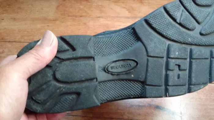 Coturno masculino n° 42 frete grátis