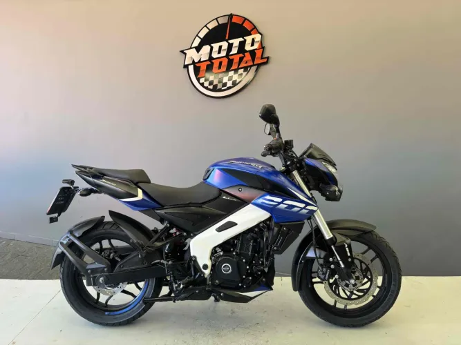 Bajaj Dominar 200 2023