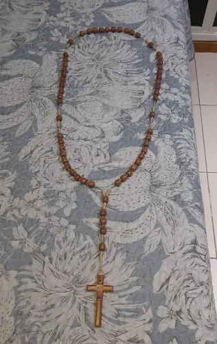 Terço Rosário em madeira para Decoração