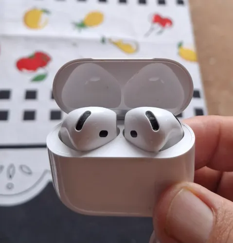 Airpods 4
