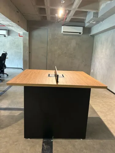 Mesa de Escritório Moderna - Nova