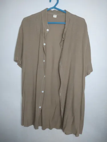Aproveite* Camisa Manga Curta Bege Tam. G Gola Padre
