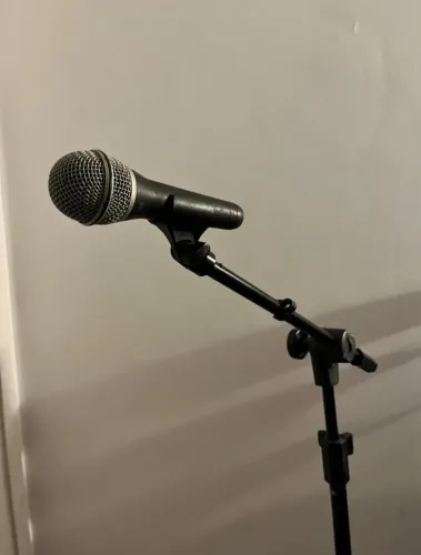 Microfone Samson Q7 + Pedestal