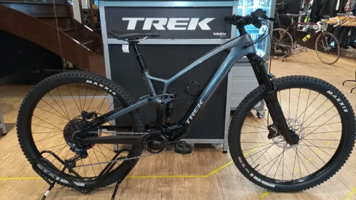 Bicicleta elétrica usada Trek Fuel EXe 9.5 (tamanho M)