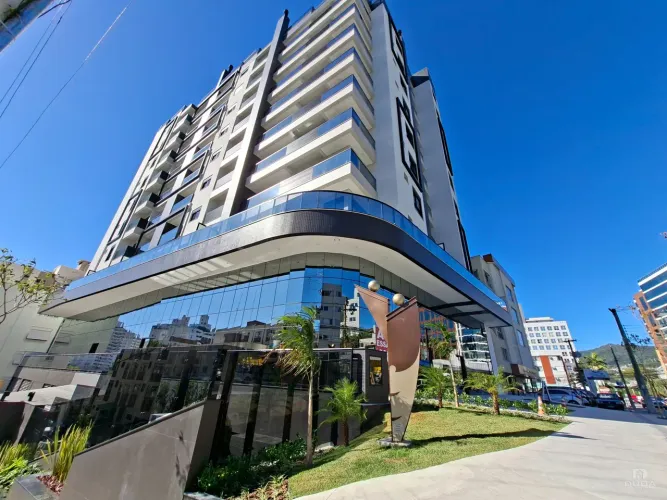 Apartamento 2 suítes para alugar na Trindade