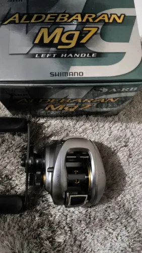 Carretilha Shimano aldebaran mg7 (esquerda)