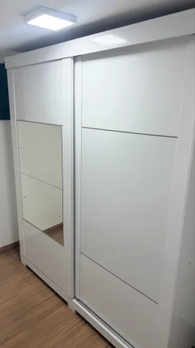 Guarda roupas porta de correr
