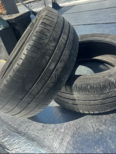 Pneu 17 meia vida 215/50R17
