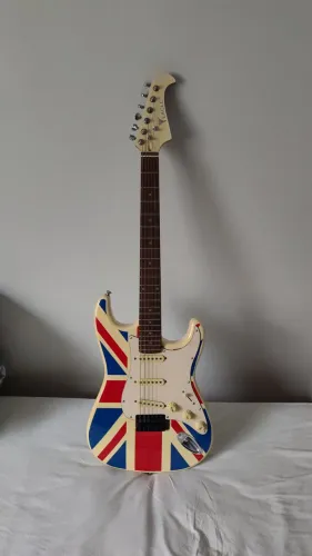 Guitarra Eagle Stratocaster