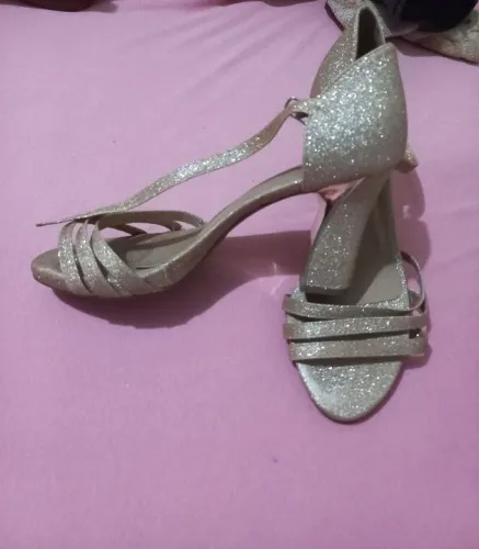 Sandalia salto alto 38