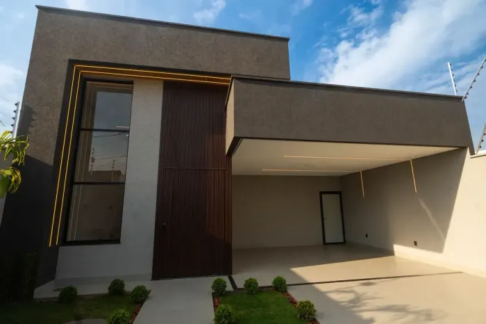 Casa com Piscina Setor Três Marias - Goiânia - GO