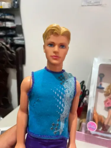 Boneco Ken
