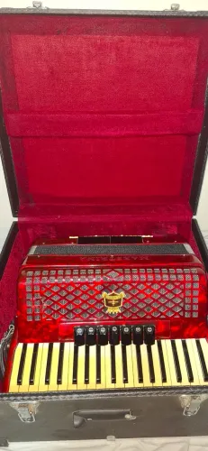 Acordeon Maestrina 80 baixos com case