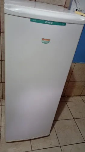 Freezer Vertical semi-novo