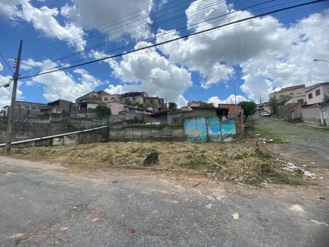 Vende se lote 