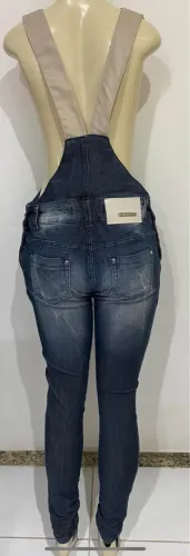 Macacão jeans c/lycra novo 