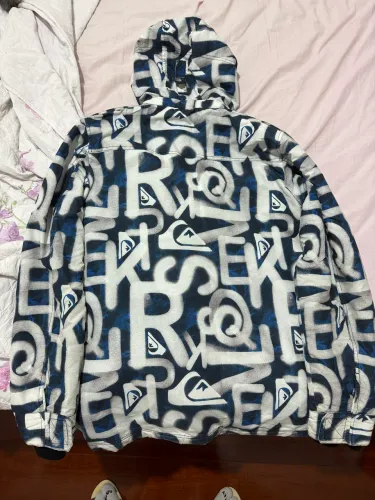 VENDO JACKO QUIKSILVER LETREIRO