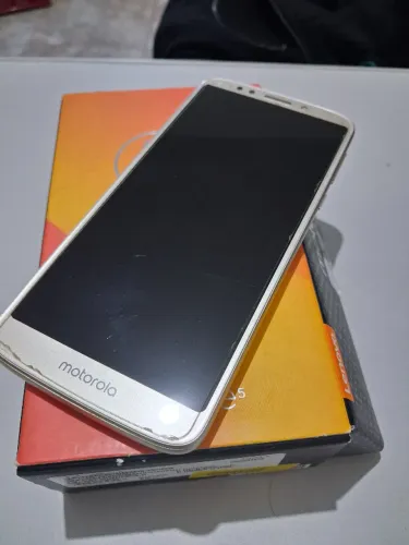 Motorola Moto E5