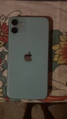iPhone 11 64 GB semi novo