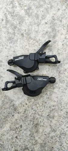 Alavancas de câmbio Shimano M610 I-Spec 10v