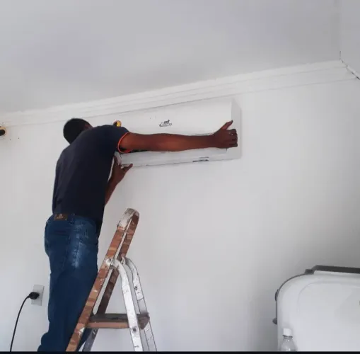 Instalação e ingeneização de ar-condicionado.