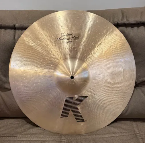 Prato de condução Zildjan K médium ride Custom de 20 polegadas 