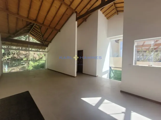 Casa à Venda em Condomínio Fechado (Vale dos Tucanos Residence) Carangola - Petrópolis, RJ