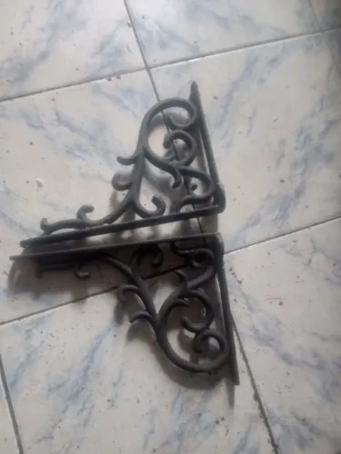 Mão Francesa 31x23 ferro fundido 