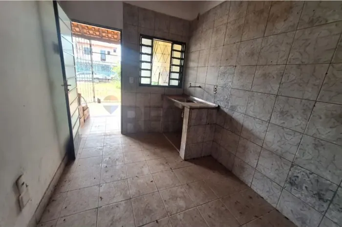 CASA A VENDA NA QR 601 CONJUNTO 11 SAMAMBAIA NORTE NAO ACEITA FINANCIAMENTO