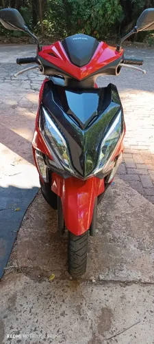 Vendo Honda Elite 125, cor vermelha, único dono, muito bem conservada.