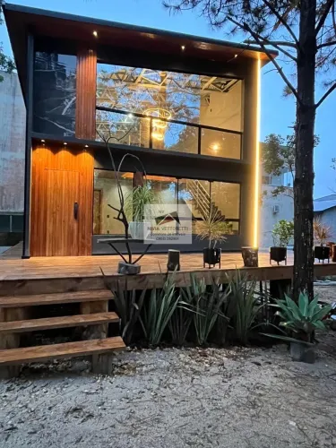 Casa 2 dormitório, 1 suite em condomínio Fechado!