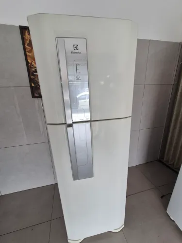 Geladeira semi nova