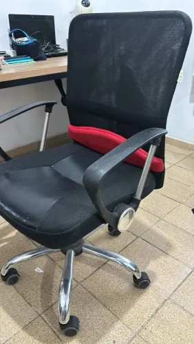 Cadeira de escritório controle de altura e balanço