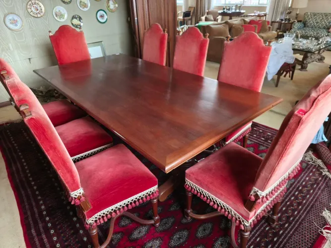 Mesa colônial 8 cadeiras 